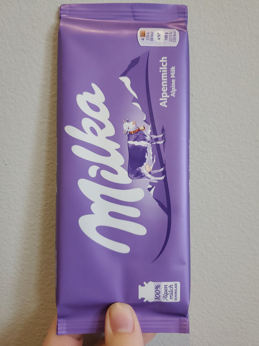 Milka Alpenmilch (alpine milk)