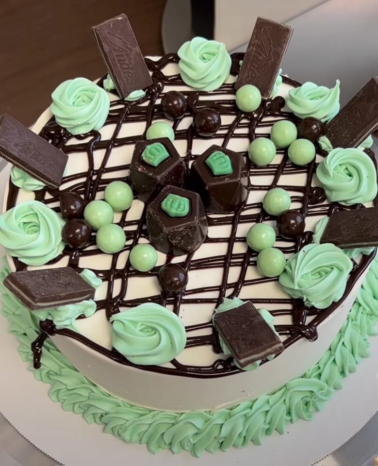 Medium Size- this one has Mint Avalanche Ice Cream and lots of mint goodies on top